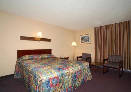 Econo Lodge Tulsa Airport Номер фото