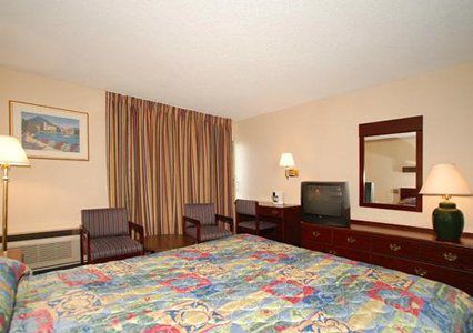 Econo Lodge Tulsa Airport Номер фото